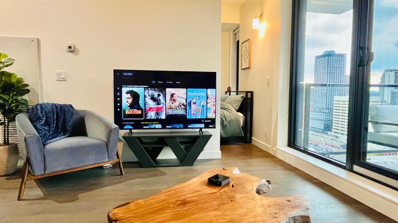 Luxury Downtown Sunset Getaway - Your Home Away From Home - Fully Stocked Kitchen, Gym, Balcony, Free Parking YYC Exterior foto