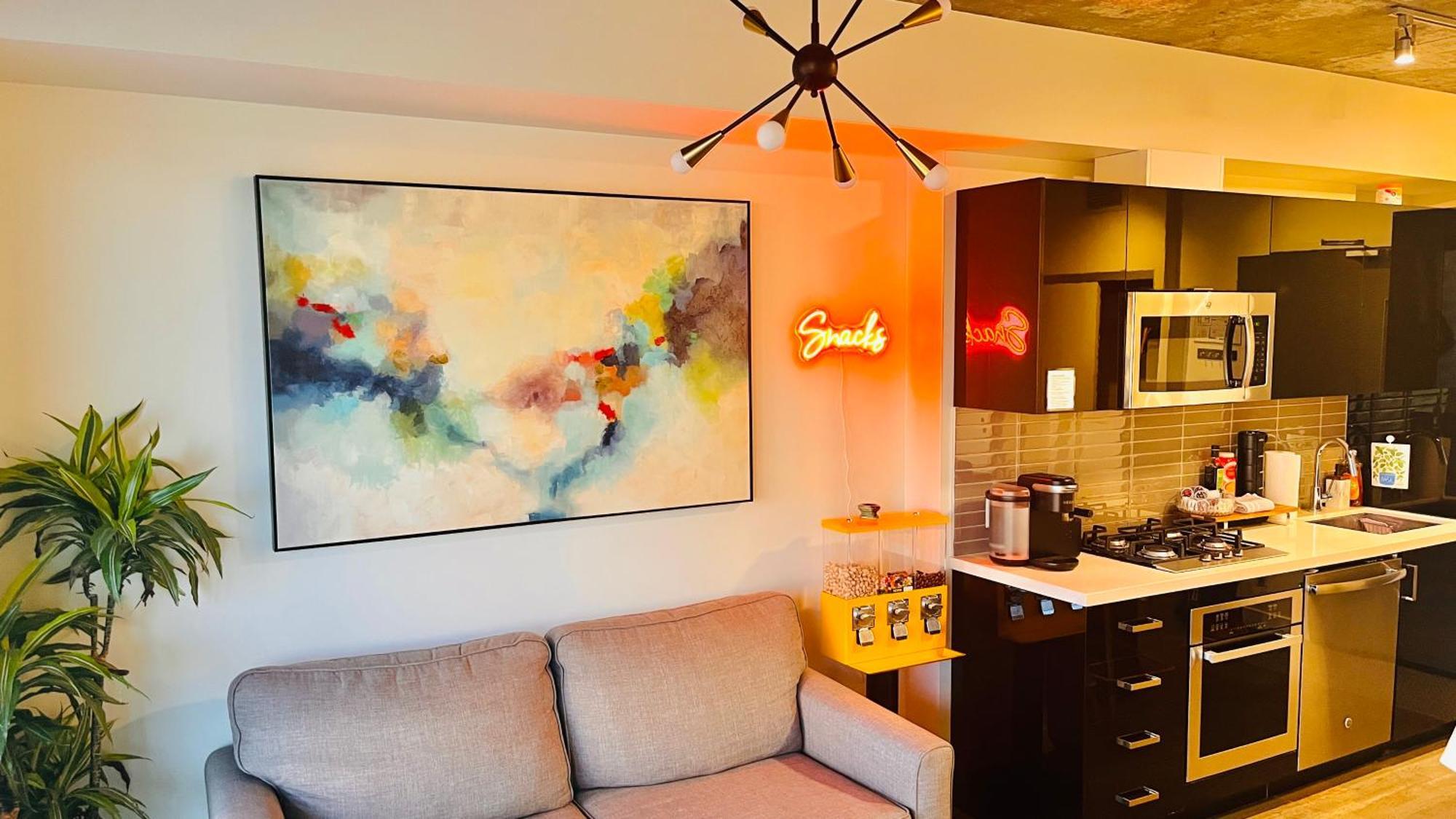 Luxury Downtown Sunset Getaway - Your Home Away From Home - Fully Stocked Kitchen, Gym, Balcony, Free Parking YYC Exterior foto